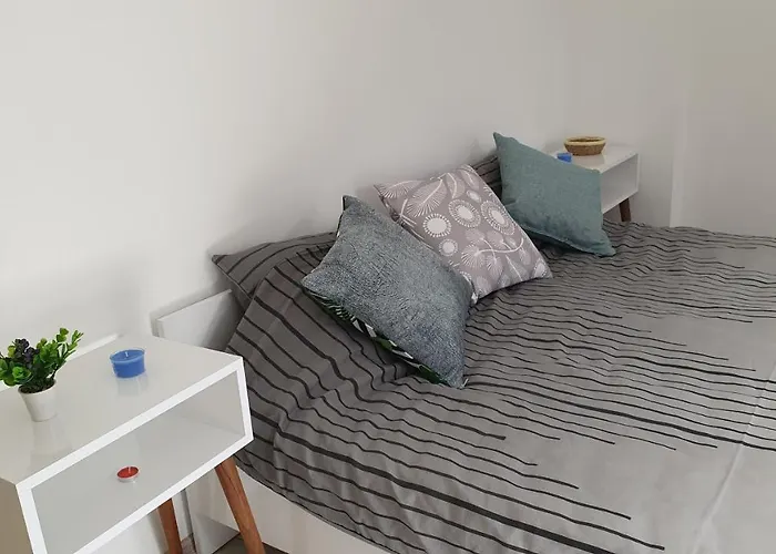 2+1 Apartm With Garden + Balcony , At Ladies Beach